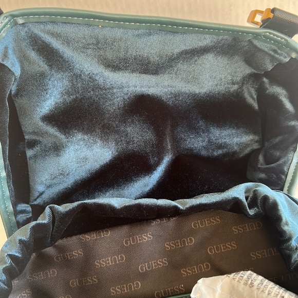 NEW GUESS MEN/WOMENS BACKPACK main image 6